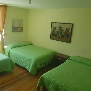 Pensión Petite Maison **